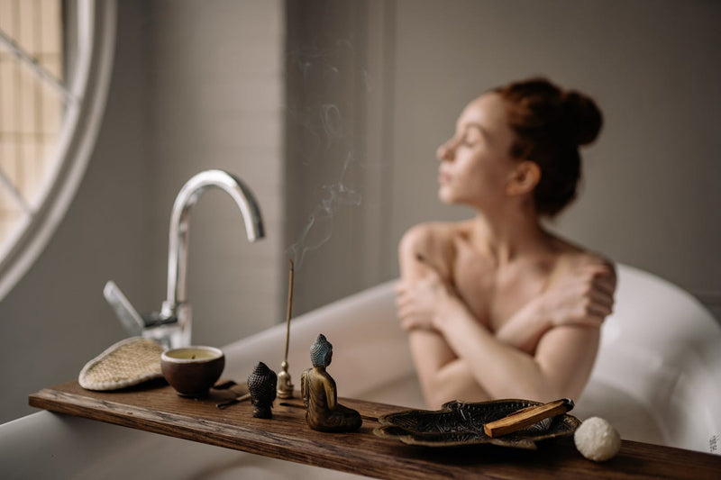 Jesienne SPA w łazience – regenerujemy skórę po lecie. Naturalne maski na twarz, sole do kąpieli, kremy naprawcze